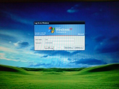 Come cambiare lo sfondo del Pre-Login di Windows Xp.
