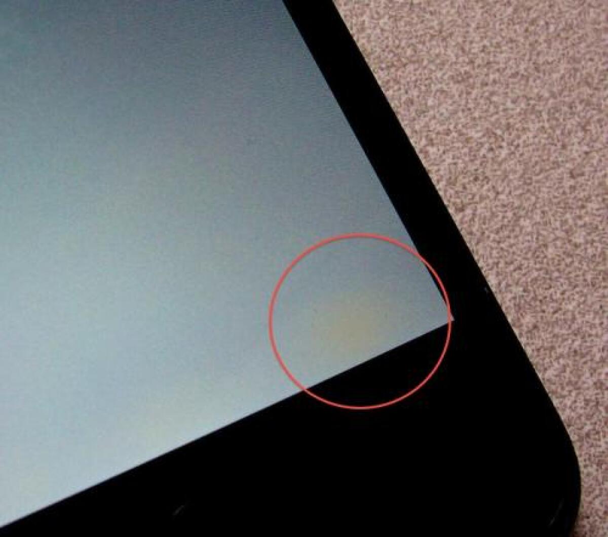 iPhone 4: motivati e forse risolti due difetti - 