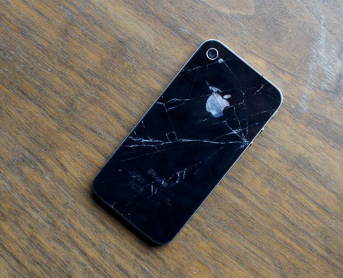 iPhone 4: vetro piu' fragile di quanto ipotizzato?