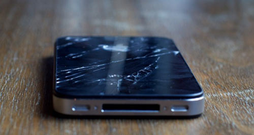 iPhone 4: vetro piu' fragile di quanto ipotizzato?