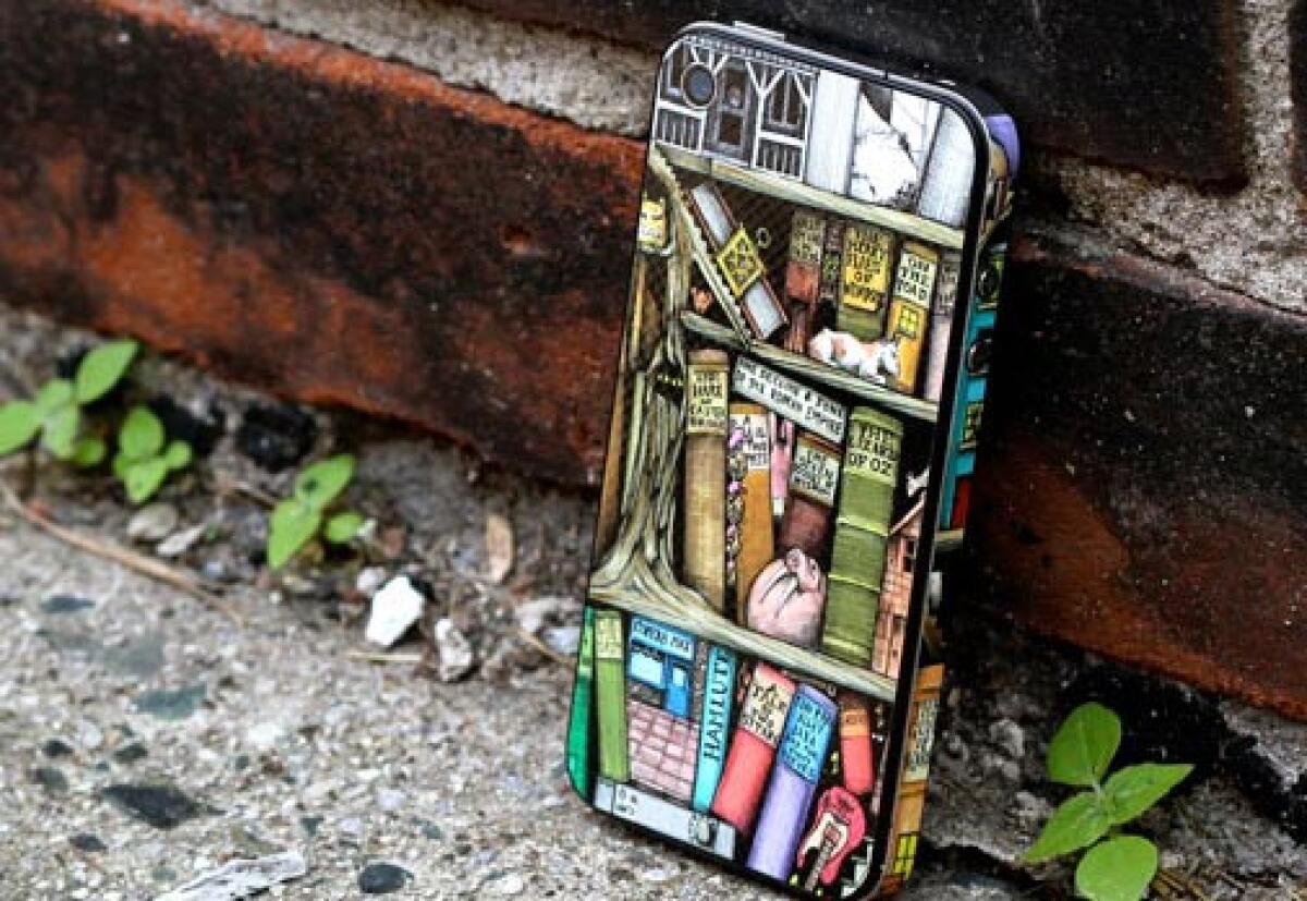 iPhone 4: bellissime cover decorate con immagini di qualita' fotografica - 