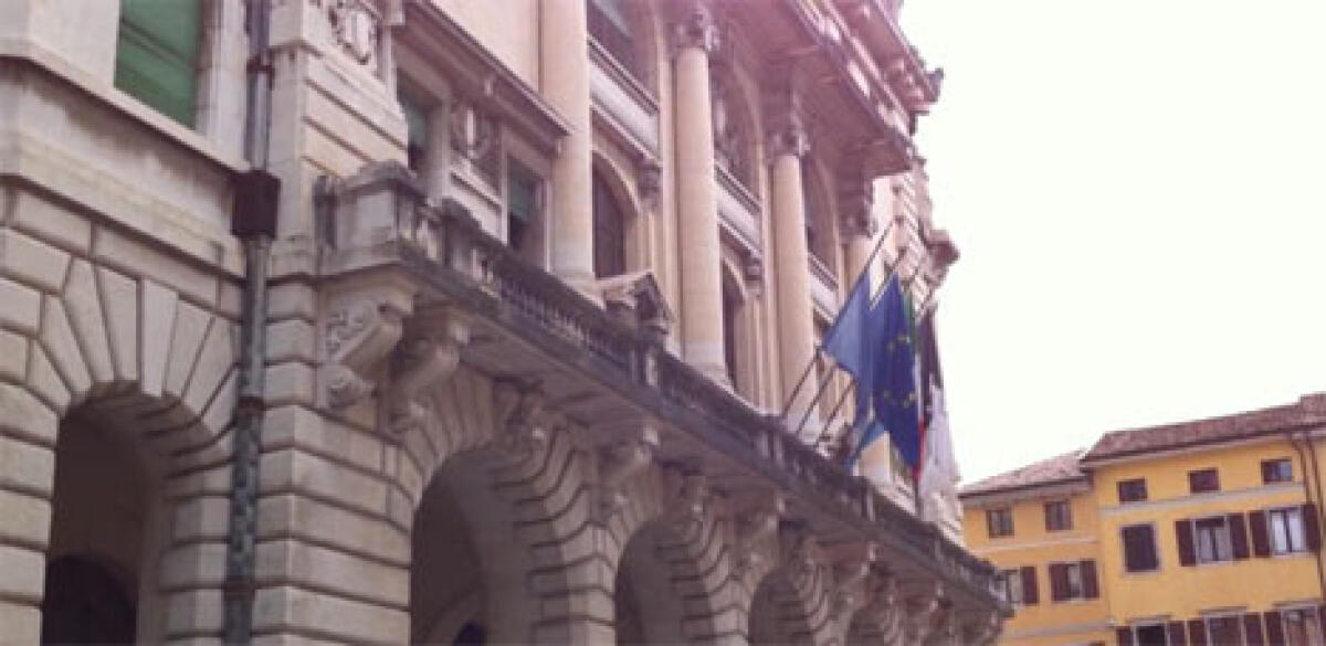 iPhone 4: Video della citta’ di Udine realizzato in HD e montato con iMovie - 