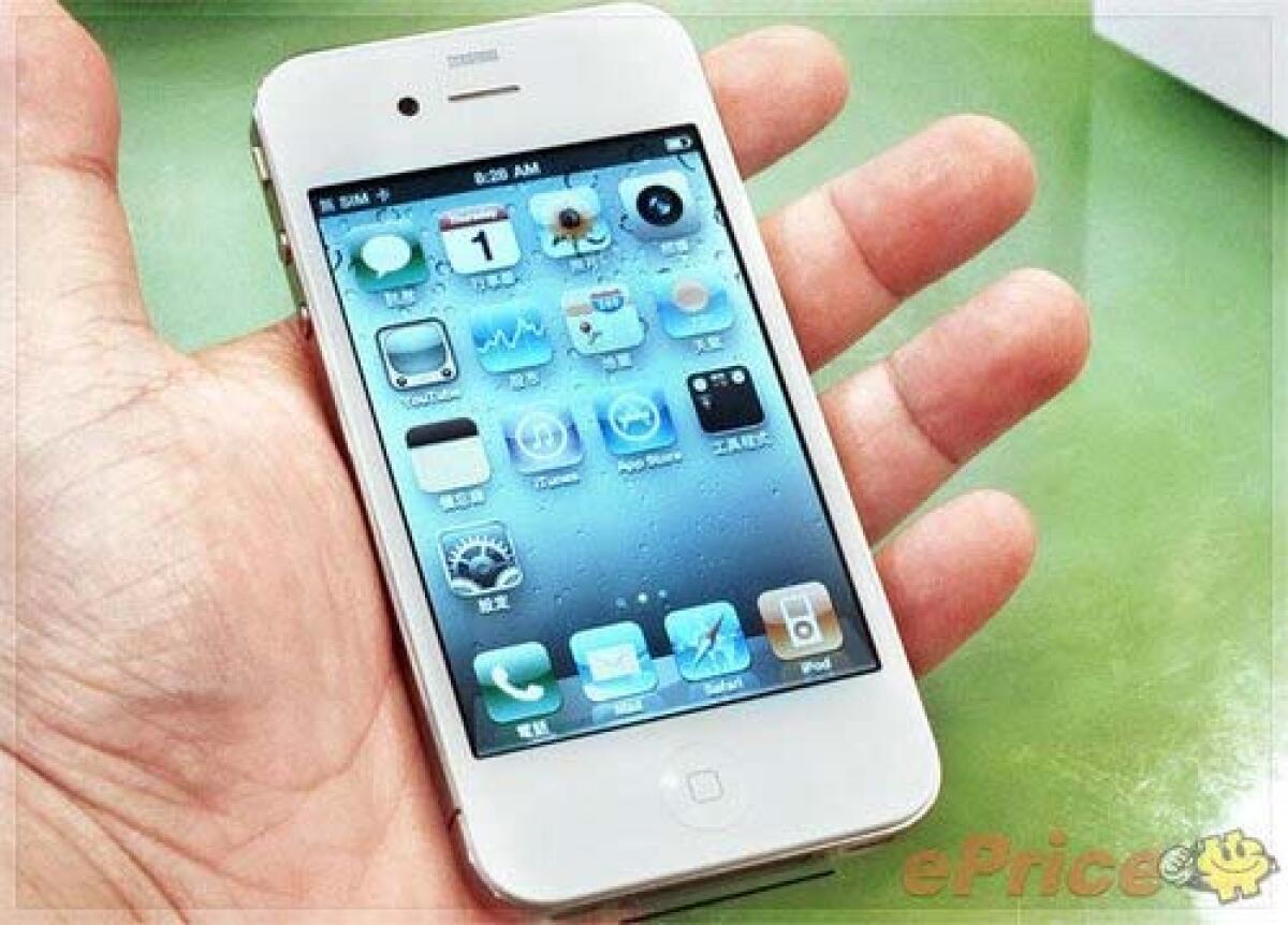 iPhone 4 bianco trafugato da una fabbrica cinese verso Hong Kong - 