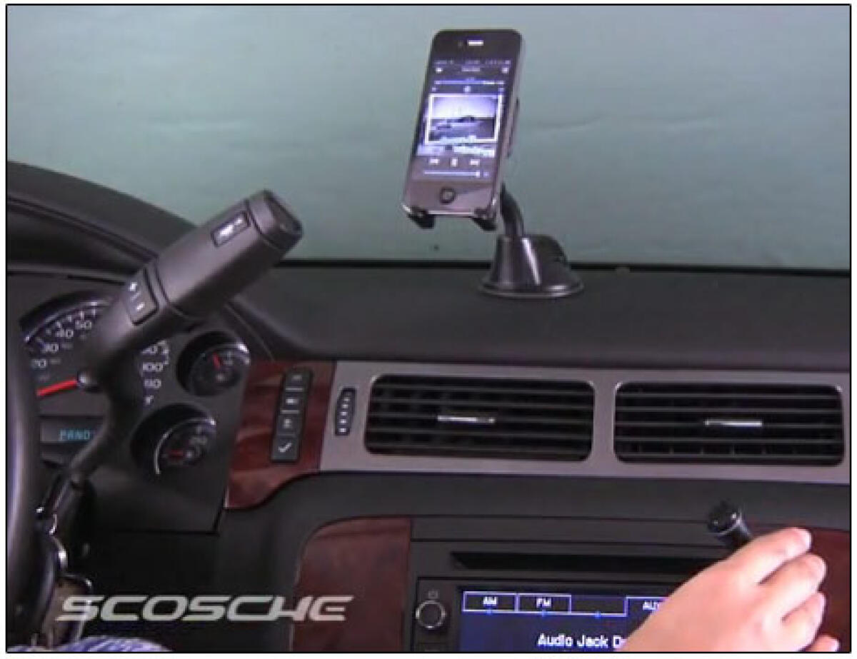Kit vivavoce in auto con iPhone ed Scosche motorMOUTH II - 