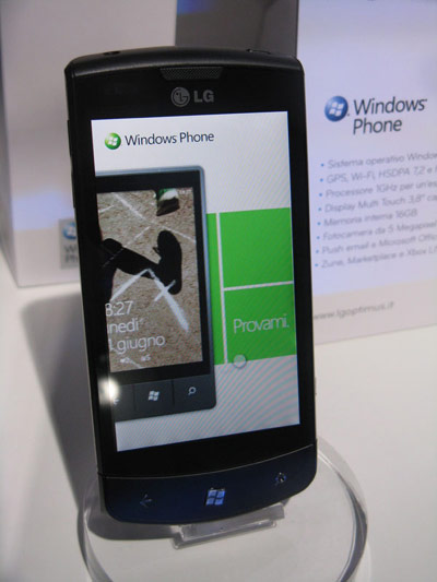 Microsoft presenta il nuovo Windows Phone 7 per smartphone: eccone tutte le caratteristiche!