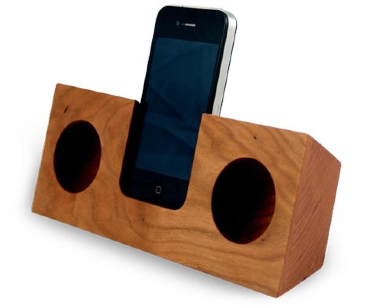 Come amplificare il volume di iPhone senza l'uso di corrente con Koostik - 