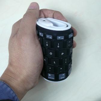 Mini tastiera in silicone per iPhone: Bluetooth ed arrotolabile!