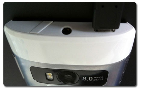 Nuovo smartphone Nokia con Symbian^3: forse il X7-00?