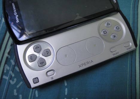 Foto e dettagli di Sony Ericcson Play Station Phone