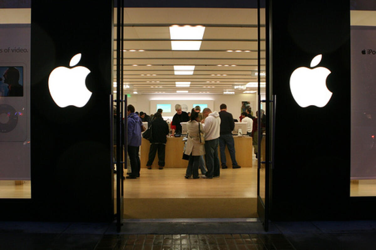 Apple Store Grand Central Terminal, 2000 in fila - 
