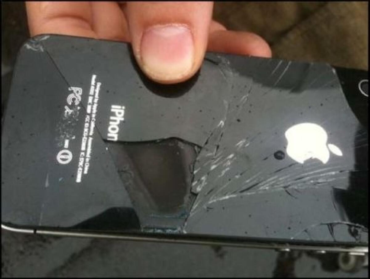 iPhone 4 prende fuoco, ancora una volta - 