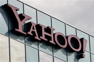 Yahoo attacca Facebook