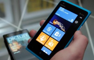 iPhone 5 vs Samsung Galaxy S III vs Nokia Lumia 900