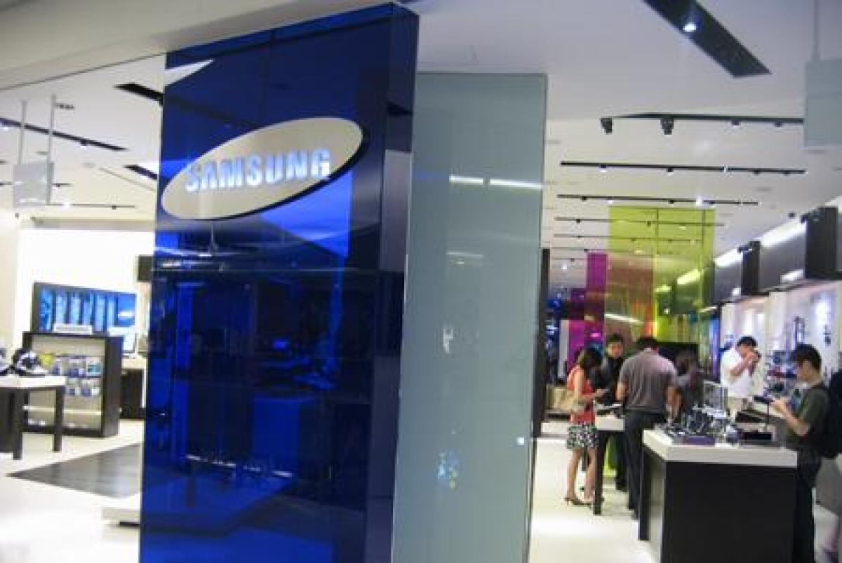 Samsung apre uno store in Canada in pieno stile Apple Store - 