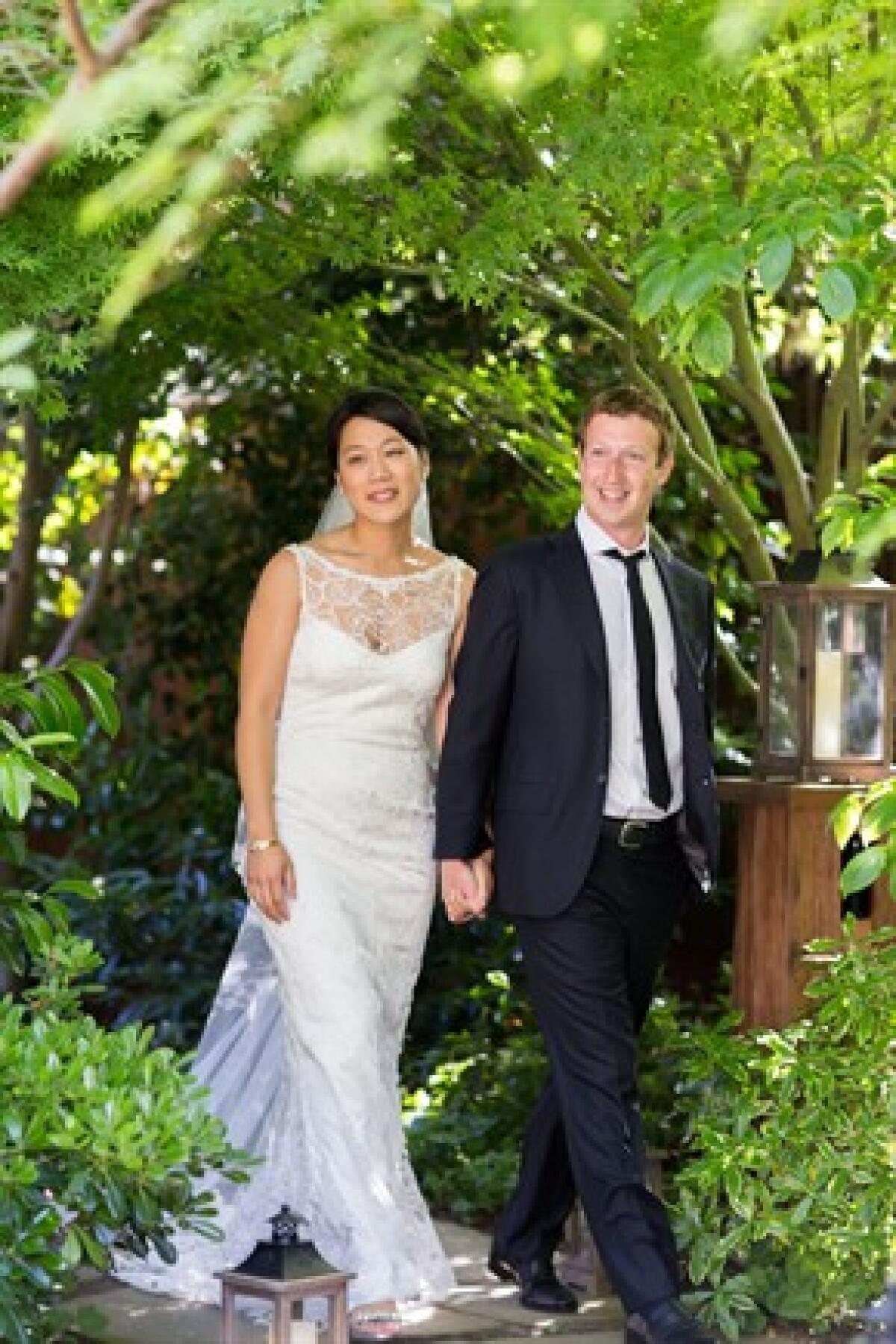 Facebook, Mark Zuckerberg si sposa - 