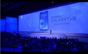 Samsung Galaxy S III vs iPhone 4S 