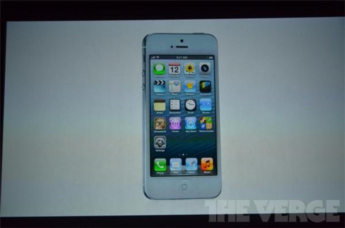 iPhone 5 lo compra e lo distrugge! - 