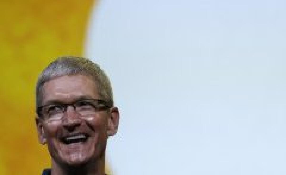 Tim Cook cambia team: Scott Forstall e John Browrt licenziati - 