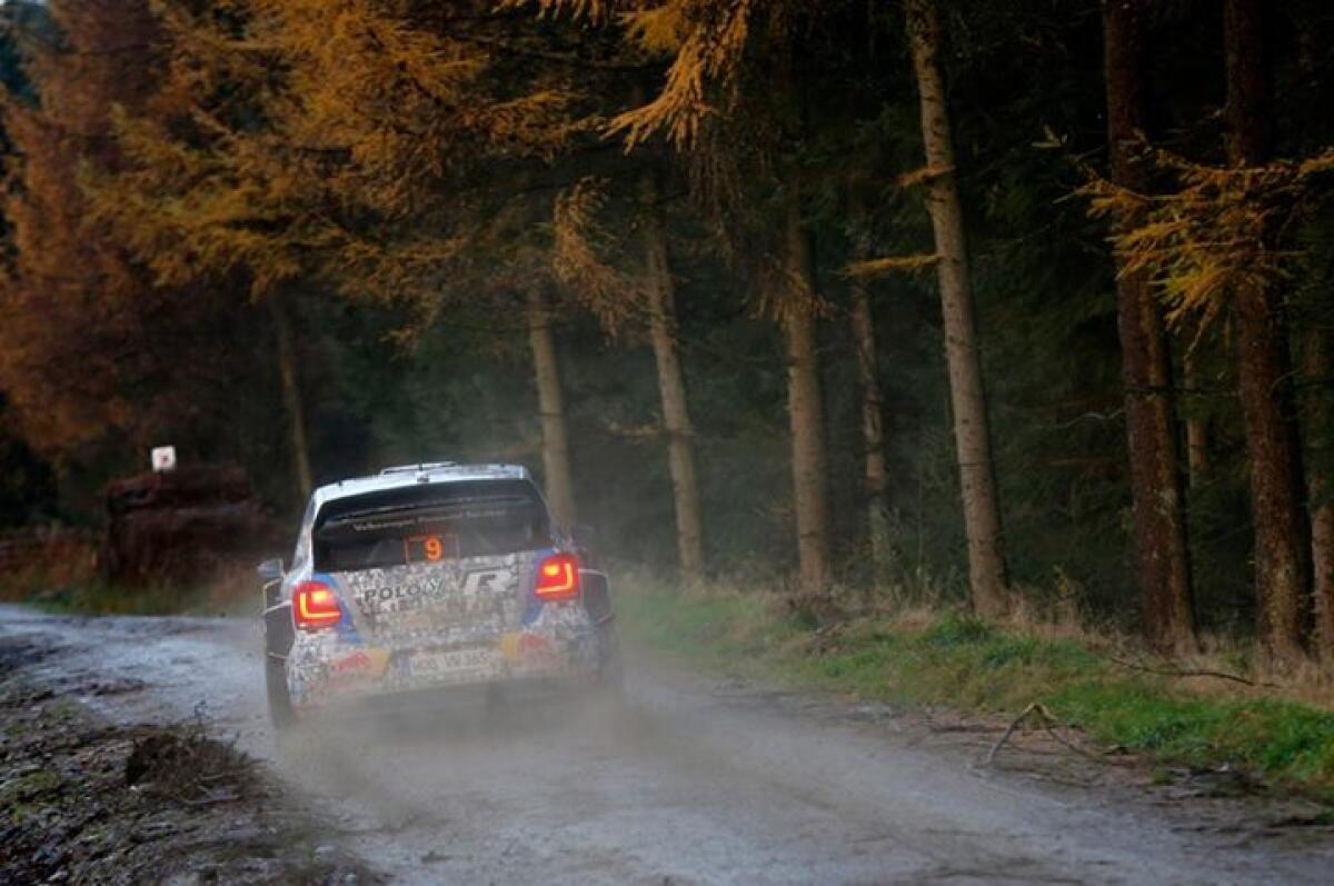 Rally GB, PS3: Colpo di coda di Neuville che agguanta la seconda piazza portandosi a 3"2 da Ogier - 