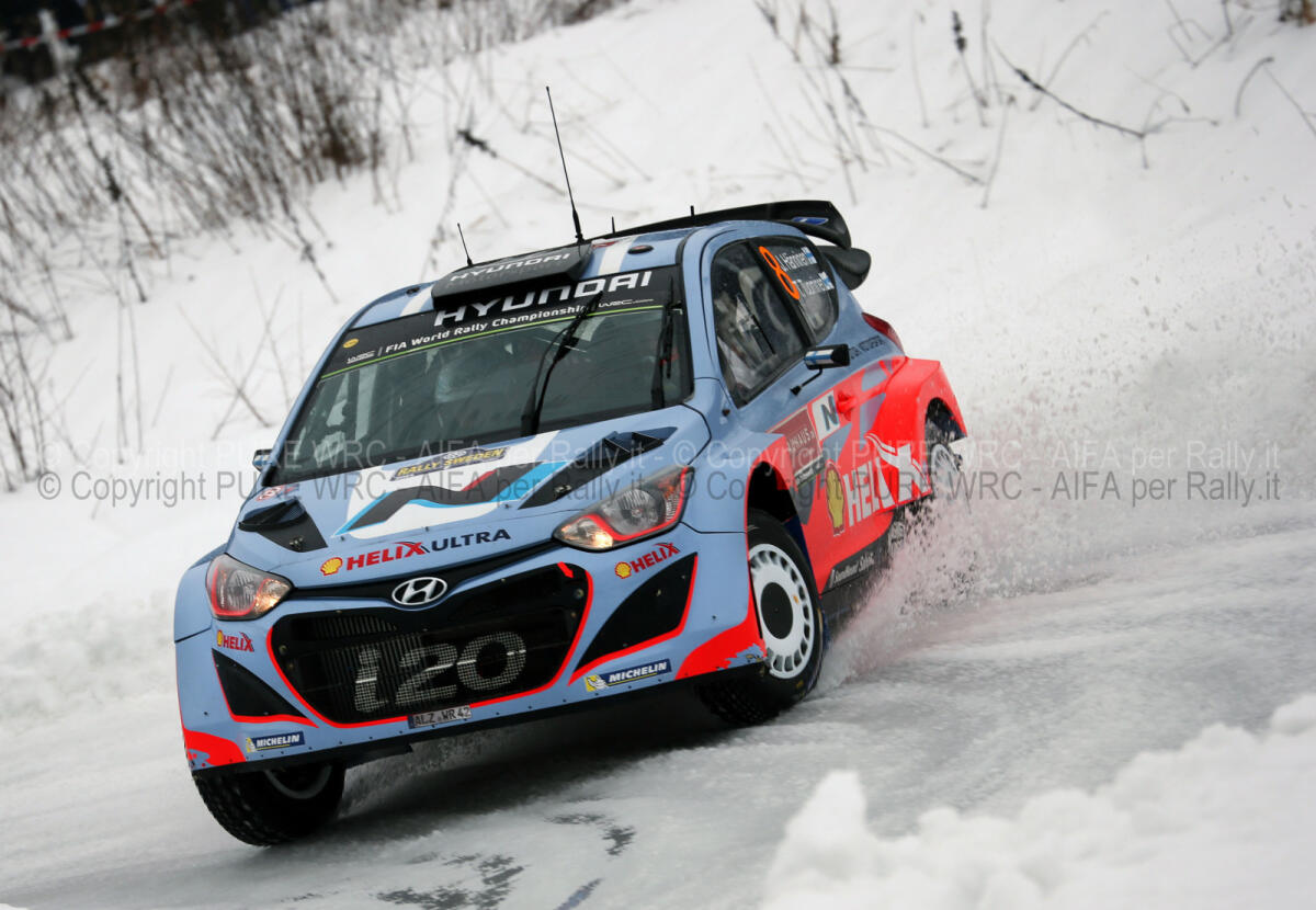 WRC: Hyundai gioca il primo jolly per lo sviluppo del motore - 