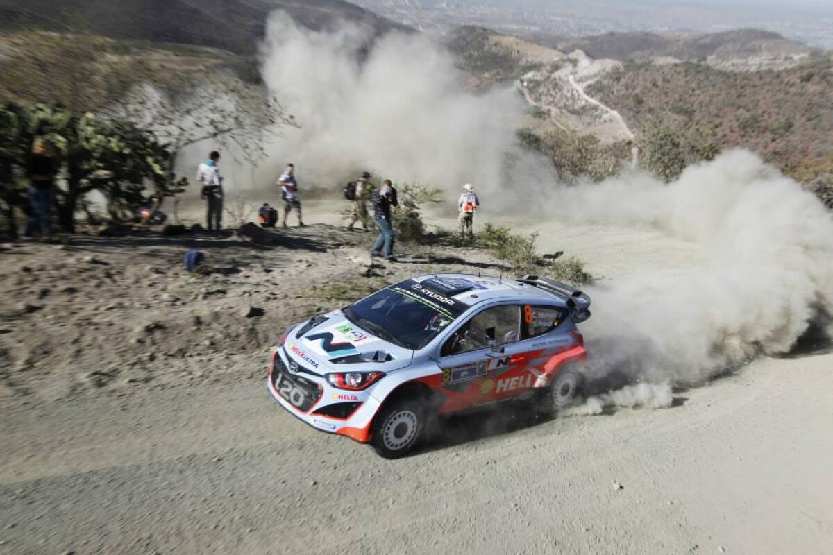 Messico, PS1: Ogier segna il primo miglior tempo, Piccolo stop in prova per la i20 WRC di Atkinson - 
