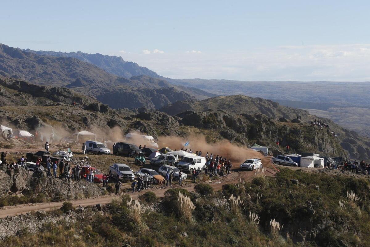Argentina, PS1: Ogier impone il proprio ritmo, Latvala in difficoltà con il grip - 