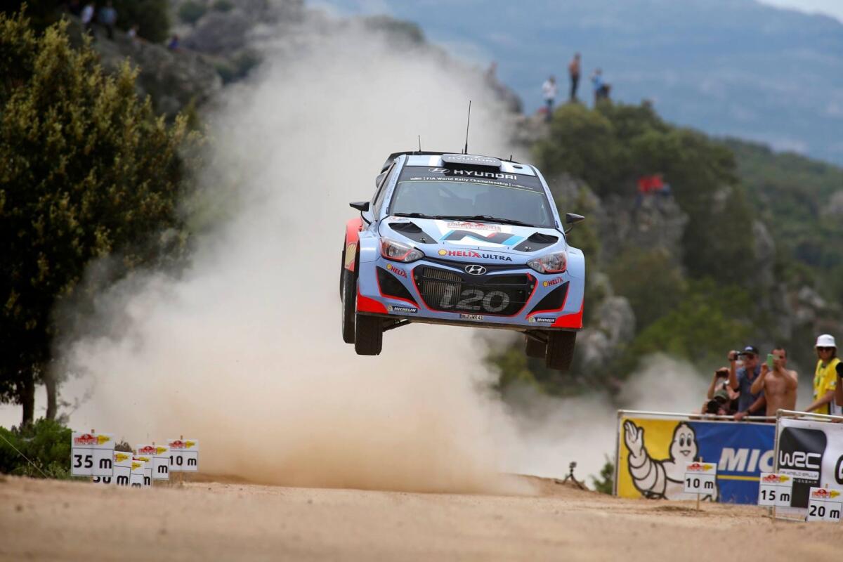 Sardegna WRC, Dopo PS13: Ogier si lancia sulla vetta, Problemi rallentano Latvala e Mikkelsen - 