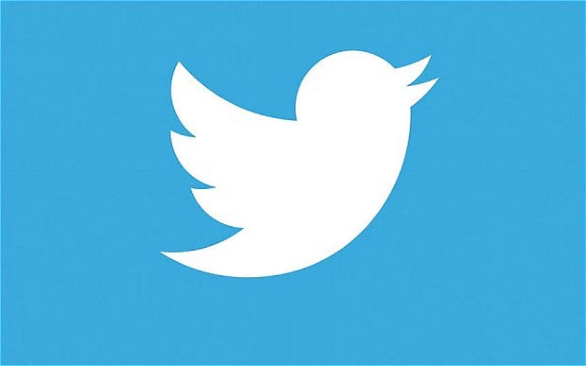 Come taggare una foto su Facebook e Twitter - 