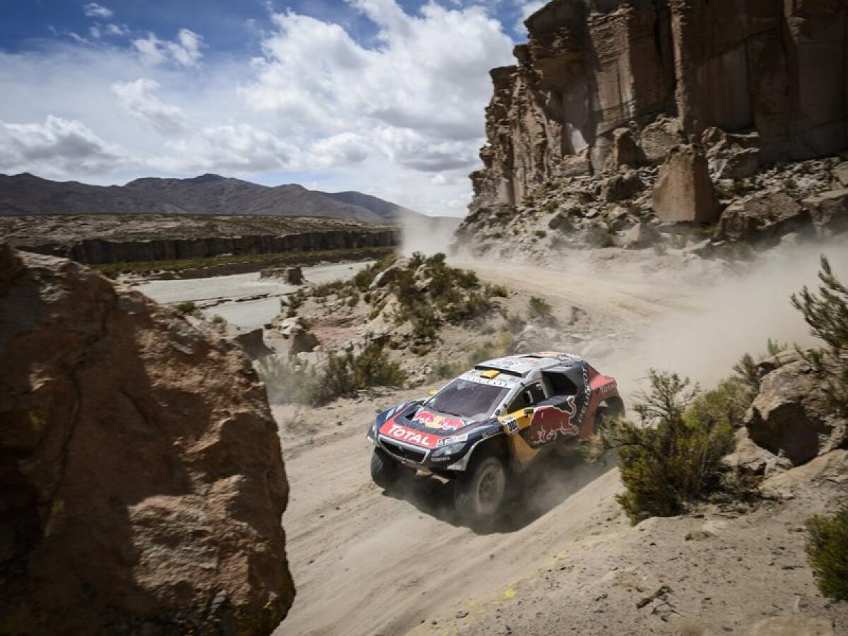 Dakar, 4^ tappa: Peugeot mostra i muscoli e piazza una tripletta - 