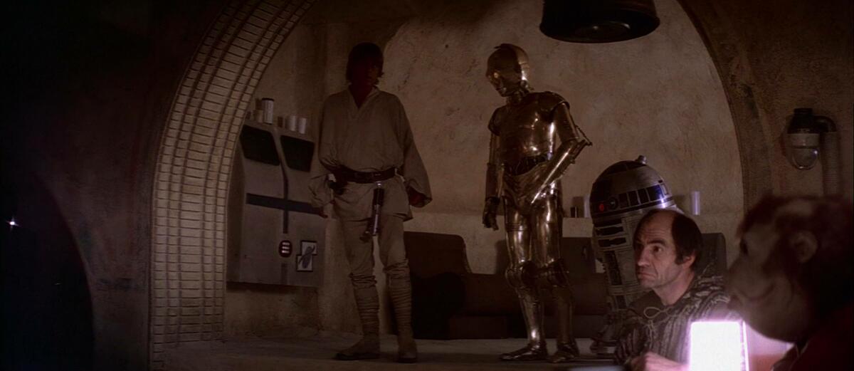 Una tranquilla giornata a Mos Eisley - Luke, C3PO e R2-D2 nella cantina di Mos Eisley