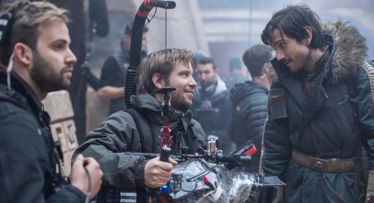Il cameo di Gareth Edwards in Rogue One - Gareth Edwards sul set di Rogue One. Fonte slashfilm.com