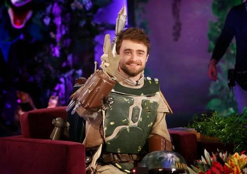 Daniel Radcliffe vestito da Boba Fett.