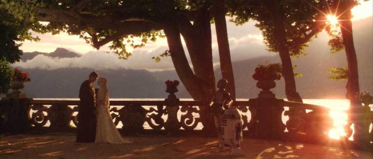 Le riprese di Star Wars in Italia - Il matrimonio di Anakin e Padmé sul lago di Como.
Da: wookieepedia