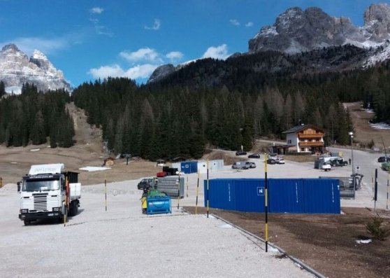 Arrivati i primi camion per le riprese dello spin-off.Da: corriere delle Alpi