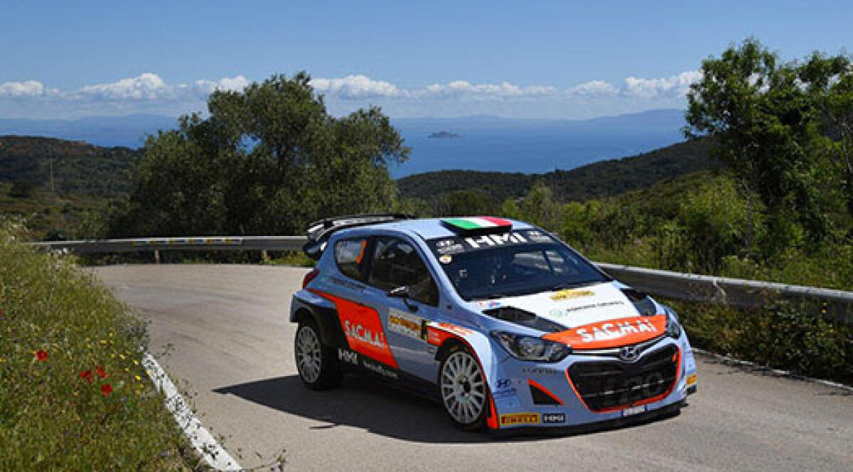Corrado Fontana a caccia del 1000 Miglia. - 