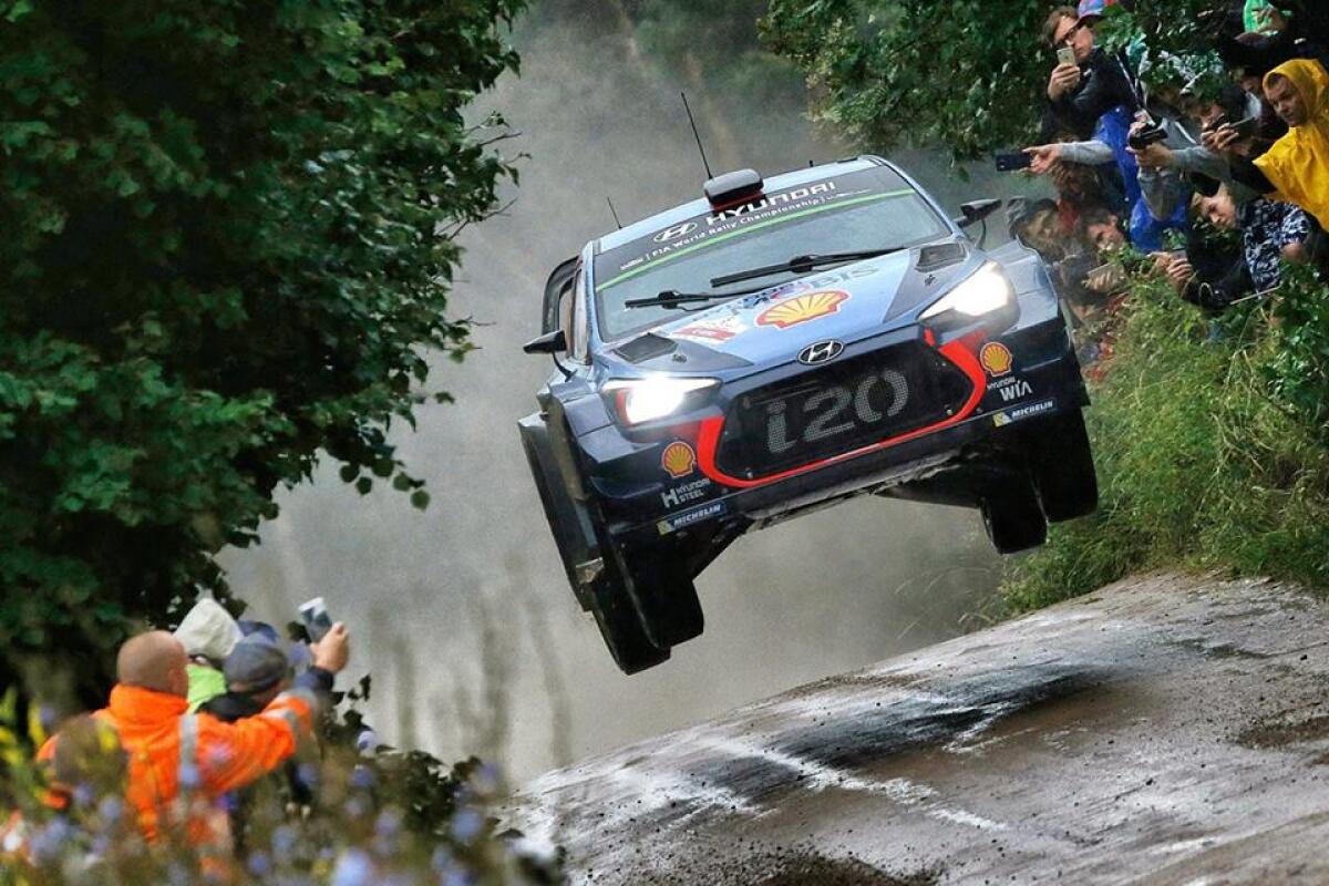 Rally di Polonia: il Day1 è di Neuville - 