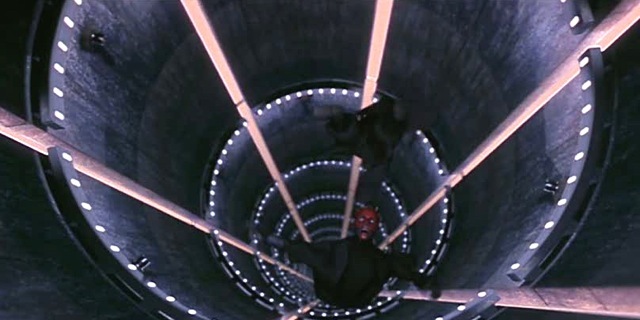 Darth Maul viene affettato a metà.Da: steemit