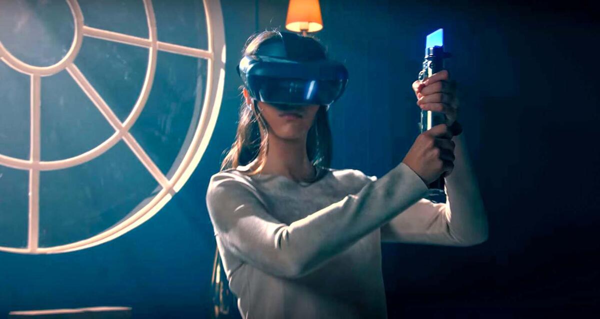 Il visore per la Realtà Aumentata di Star Wars - Immagine dello Sneak Peak di Lenovo sul visore AR di Star Wars