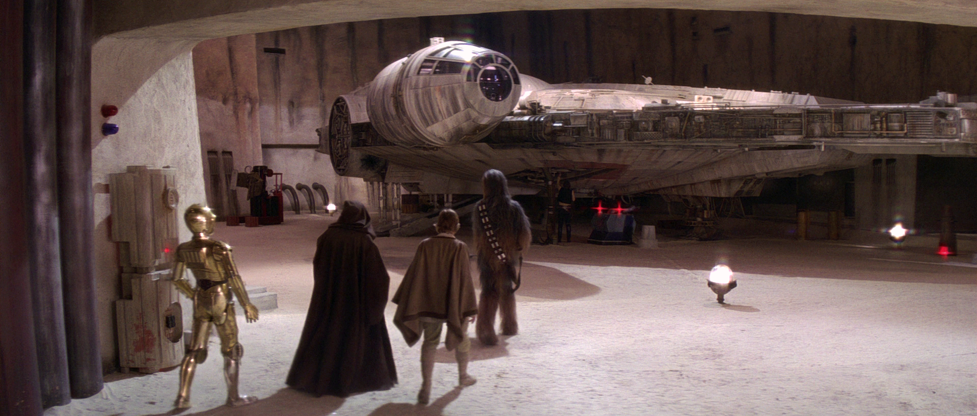 La prima apparizione del Millennium Falcon.Da: wookieepedia