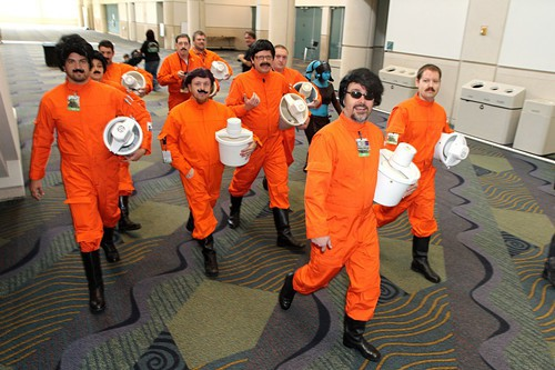 Schiere di cosplayers impersonano il nostro eroe.Da: imgur