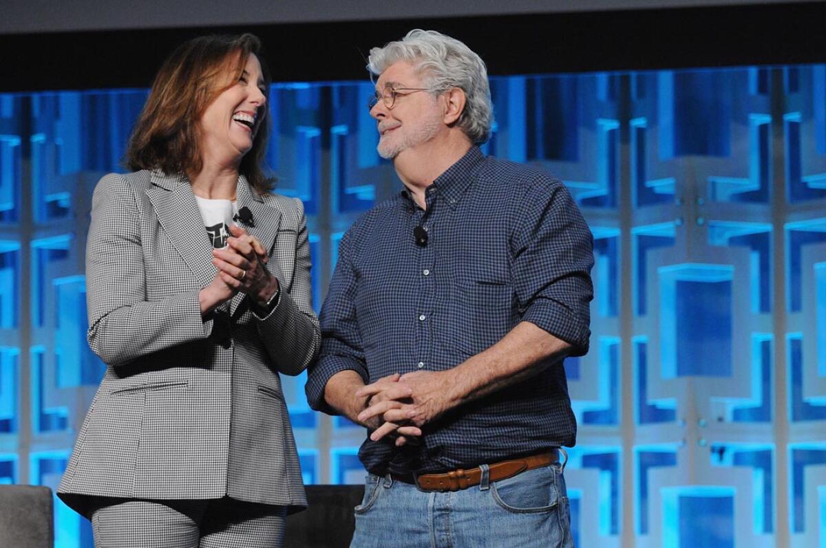 Lucas e il suo contributo alla nuova trilogia - George Lucas e Kathleen Kennedy alla Star Wars Celebration di Orlando ad Aprile 2017. Da Inverse.com