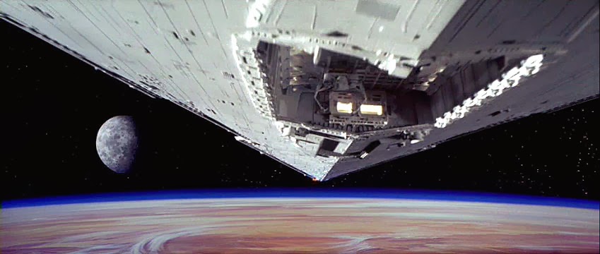 Il Devastator insegue la Tantive IV nella scena iniziale di Una Nuova Speranzafonte: In A Far Away Galaxy