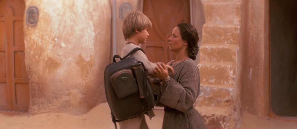 Il piccolo Anakin dice addio alla madre
