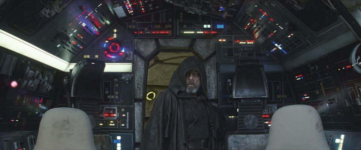 Mark Hamill ha proposto "il clone di Luke" per The Last Jedi - Luke Skywalker sul Millennium Falcon, scena vista nel trailer da 45'