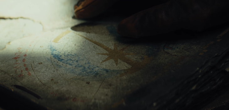 Il libro misterioso del trailer, probabilmente il Journal of the Whills.Da: youtube