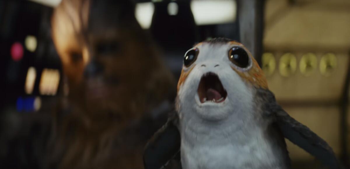 The Last Jedi e la gestione dei momenti comici - Il Porg con Chewbacca sul Millennium Falcon.
Da: youtube