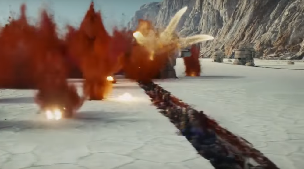 Nel trailer notiamo la presenza di trincee su Crait.