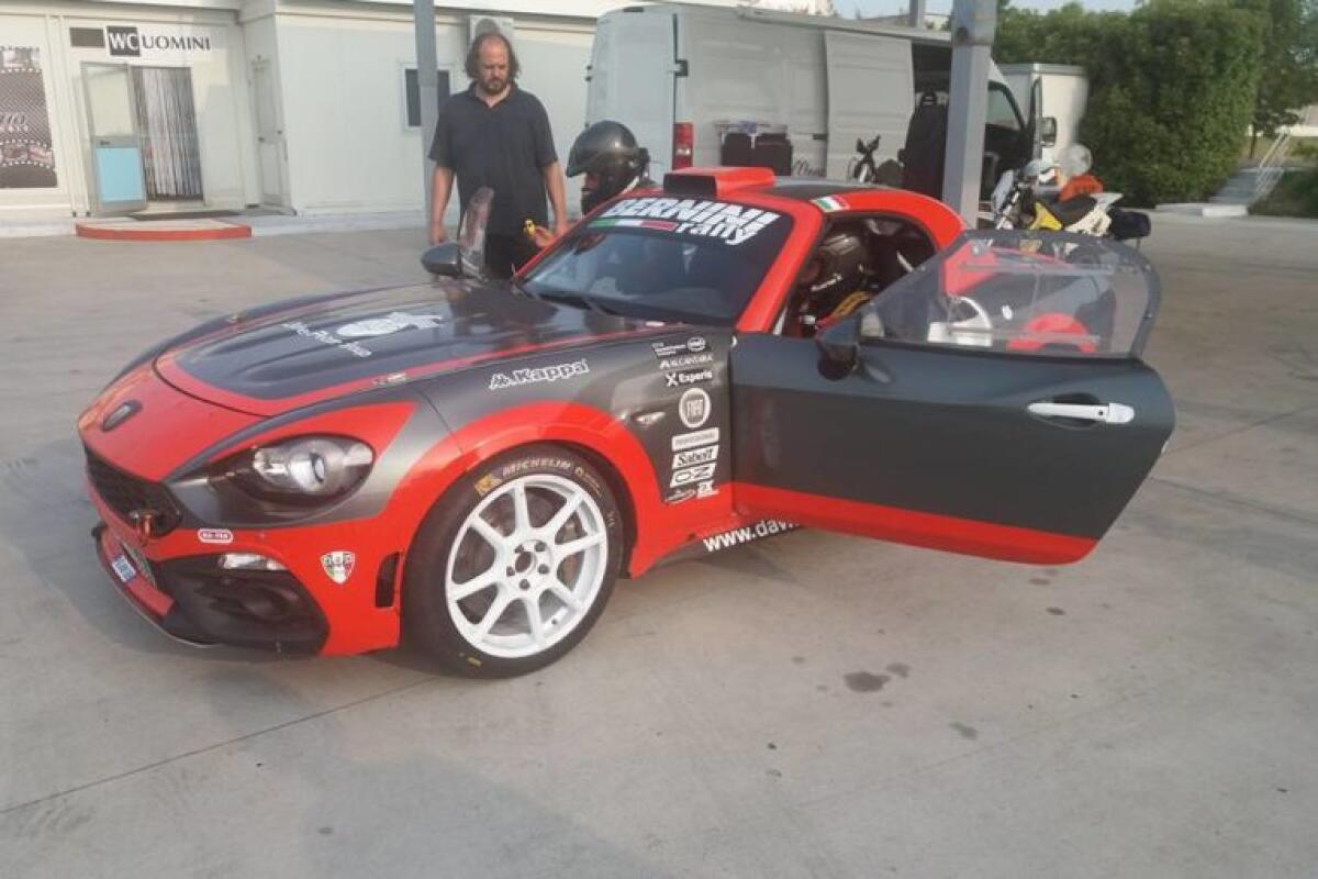 Il giovane Christopher Lucchesi nel CIR con l'Abarth 124 - 