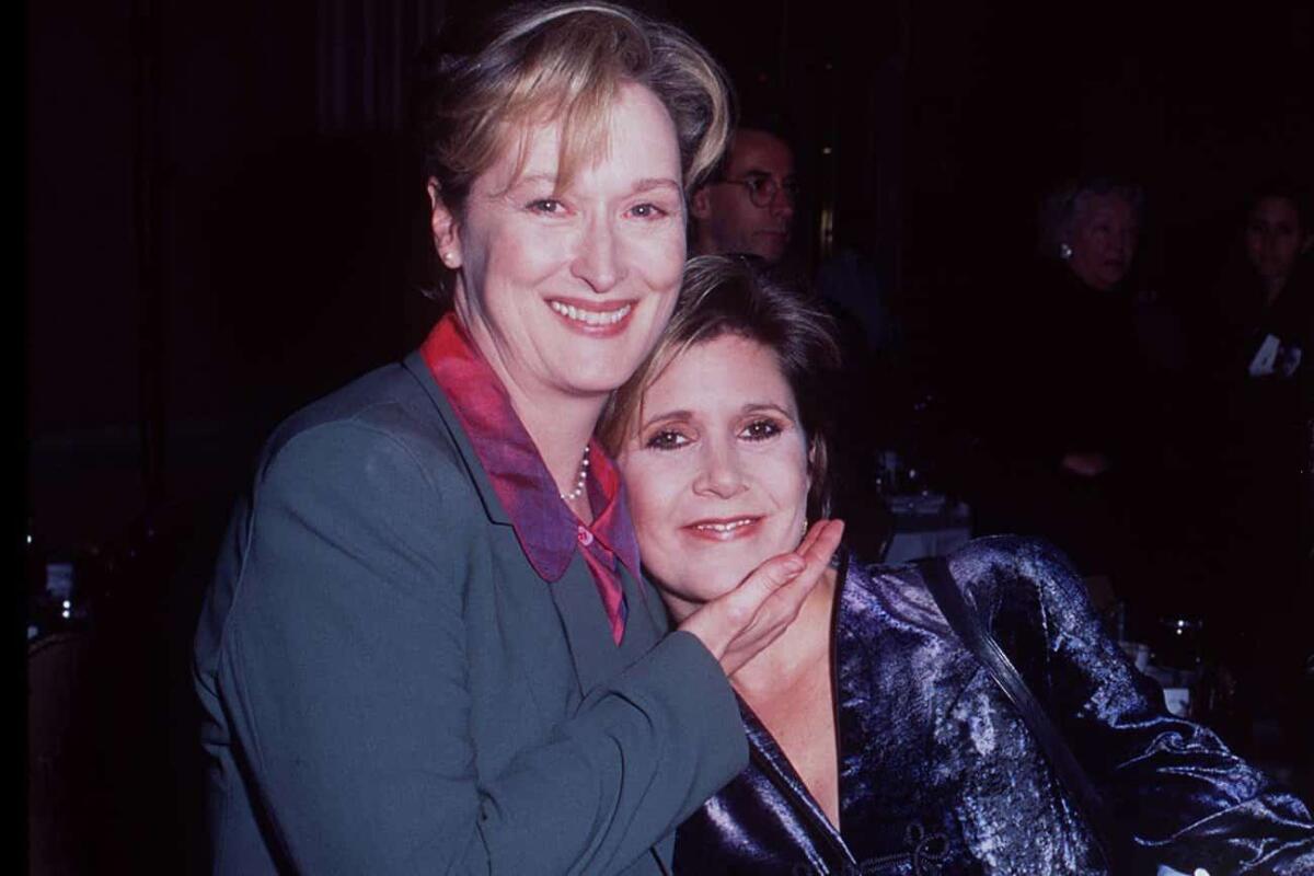 Episodio IX: una petizione chiede che Meryl Streep interpreti Leia - Meryl Streep e Carrie Fisher.
Da: cinematographe