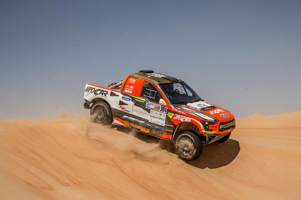 Martin Prokop comanda l'Abu Dhabi Desert Challenge, gara molto combattuta - 